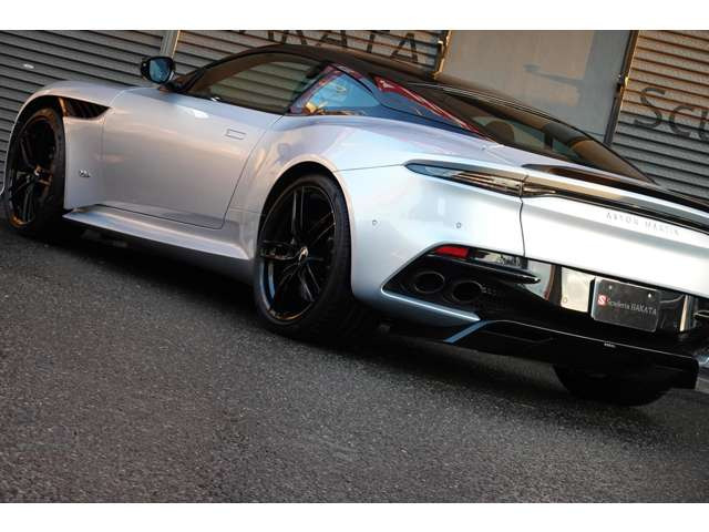 �y�X�[�p�[���b�W�F�[���z21�C���`�u���b�N�A���~�z�C�[���B