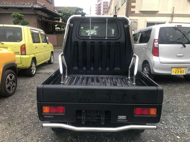 お客様が今お乗りのお車を下取りまたは買取させて頂くことも可能です。すぐに金額を算出しお伝え致しますのでお気軽にお問い合わせ下さい。