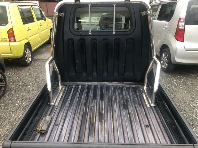 自動車保険をご紹介することも可能です!お車のサポート関係もお任せ下さい!