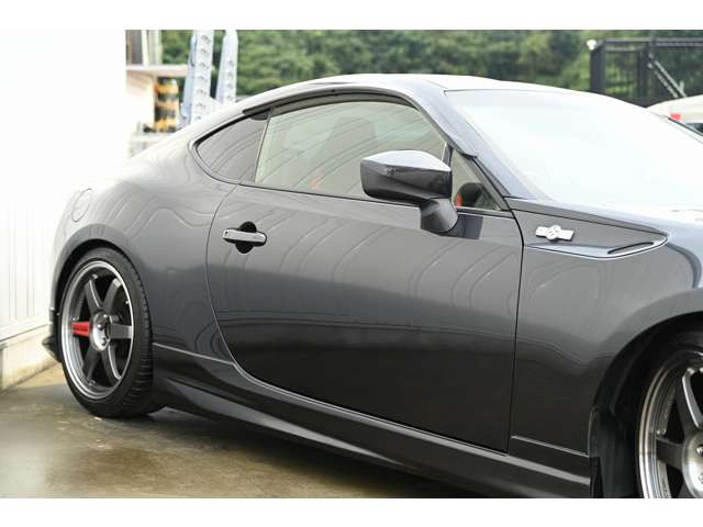 �l�C��86�J�X�^���ԗ��̓���!���z���f����RAYS��TE37SL18AW�𑕒����ABLTZ�ԍ����A���f���X�^�t���G�A���A���b�\���f���}�t���[�ȂǑ����̍��z�p�[�c�𑕔��B�V��OP�̃G���W���X�^�[�^�[�t