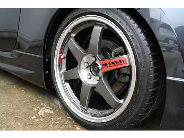 �l�C��86�J�X�^���ԗ��̓���!���z���f����RAYS��TE37SL18AW�𑕒����ABLTZ�ԍ����A���f���X�^�t���G�A���A���b�\���f���}�t���[�ȂǑ����̍��z�p�[�c�𑕔��B�V��OP�̃G���W���X�^�[�^�[�t