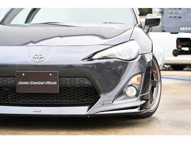 �w�b�h���C�g�ɂ͔N���ɂ�鉩�΂݂��ڗ����܂���B�l�C�̖��邢HID���C�g�Ƀt�H�O���C�g��LED���Ɍ����ς݁B���f���X�^�G�A���ARAYS��TE3718AW�ABLTZ�ԍ����ȂǊ󏭉��l�̍������