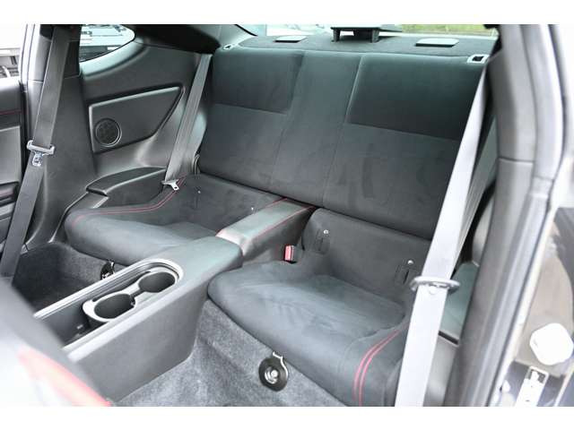 �l�C��86�J�X�^���ԗ��̓���!���z���f����RAYS��TE37SL18AW�𑕒����ABLTZ�ԍ����A���f���X�^�t���G�A���A���b�\���f���}�t���[�ȂǑ����̍��z�p�[�c�𑕔��B�V��OP�̃G���W���X�^�[�^�[�t