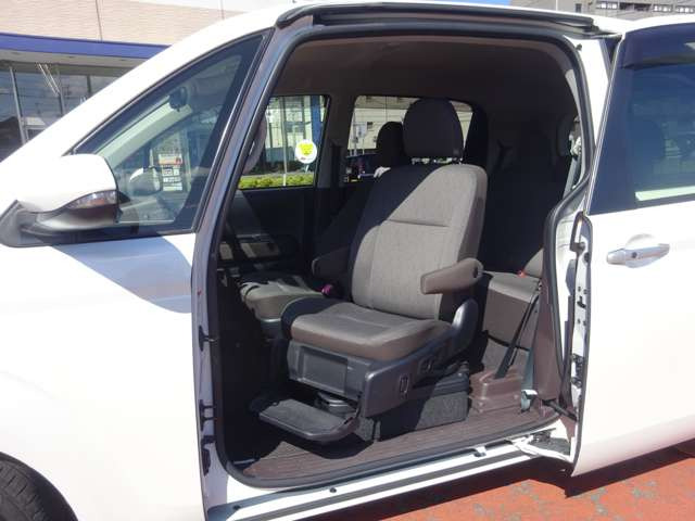 ポルテ1.5 X ウェルキャブ 助手席リフトアップシート Aタイプ