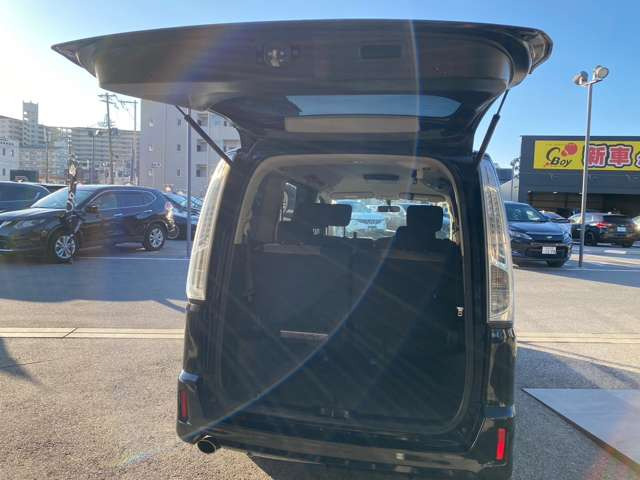 スリークロス滋賀店は自社の大型整備工場と提携しております!御購入後の修理・車検等のアフタフォローも充実です!