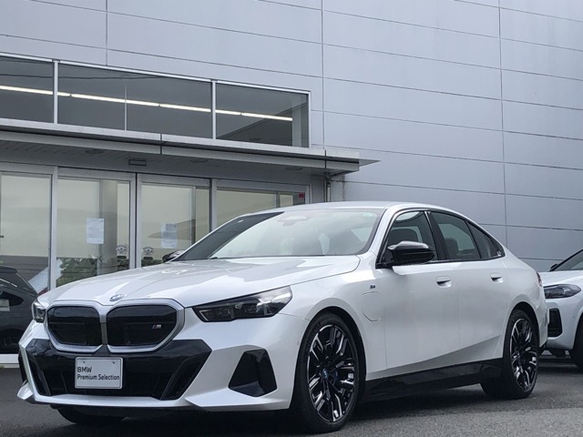 i5M60 xドライブ 4WD