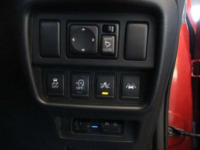 ����SD�i�r�E�A���E���h�r���[�E�t���Z�O�EBletooth�E�����h�����R�EETC�E�v����H�E�Փˌy���u���[�L�E����17AW�E�X�}�[�g�L�[�E�Ԍ�R8�N4���E1�I�[�i�[��