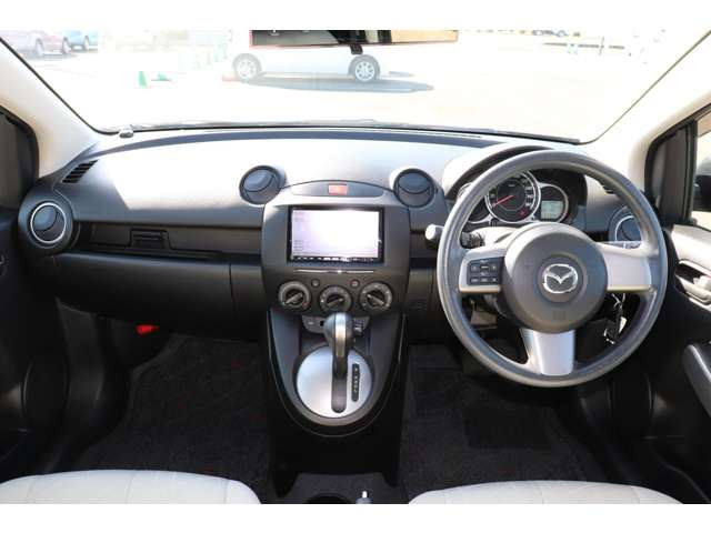 マツダ デミオ 1.3 13C-V スマートエディション 走行距離無制限1年保証  
