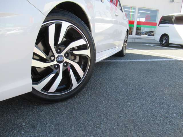 レヴォーグ1.6 GT アイサイト Vスポーツ 4WD