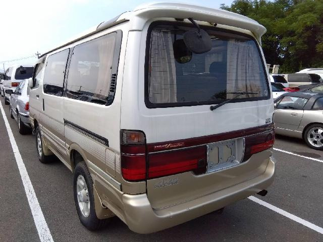 ハイエース3.0 スーパーカスタムリミテッド ミドルルーフ ディーゼル 4WD