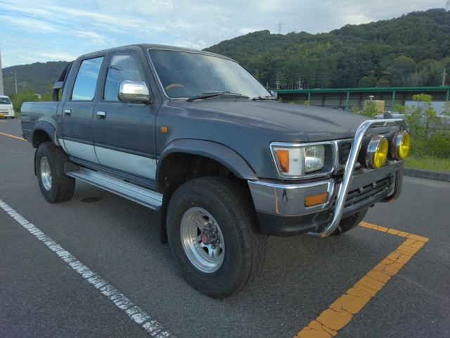 ハイラックス(トヨタ) 2.8 SSR アクティブベース ダブルキャブ ロング ディーゼル 4WD　5MT 2バッテリー エアコン パワステ 軽油 中古車画像