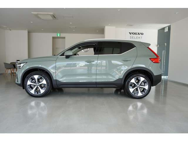 XC40ウルトラ B4 AWD 4WD
