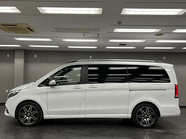 Amazon.co.jp: ドア/リアゲートガラス開閉可能！1/18 Mercedes V