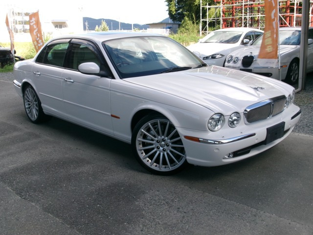 ジャガー XJ スーパーV8 139.0万円 平成17年(2005年) 福岡県 ジャガー XJ スーパーV8 139.0万円 平成17年(2005年) 福岡県