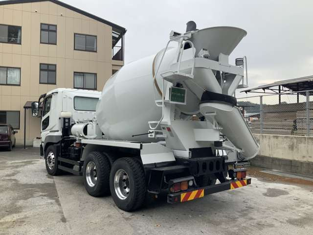 スーパーグレートミキサー車