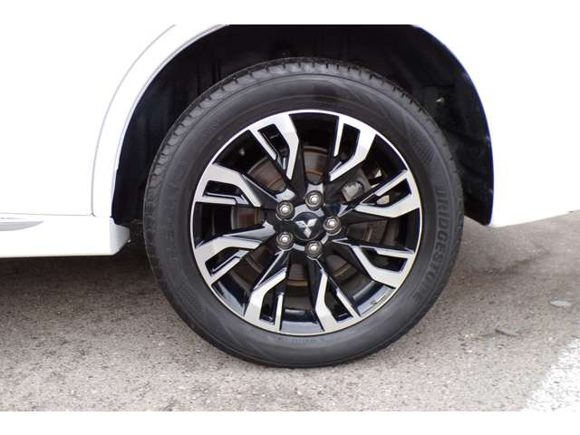 クロカンSUVのほかにもアルファード・エルグランド・セレナ・ステップワゴン・ヴォクシー・ヴェルファイア・オデッセイ・輸入車もポルシェカイエン ミニクロスオーバーオール4 キャプティバ等在庫しております