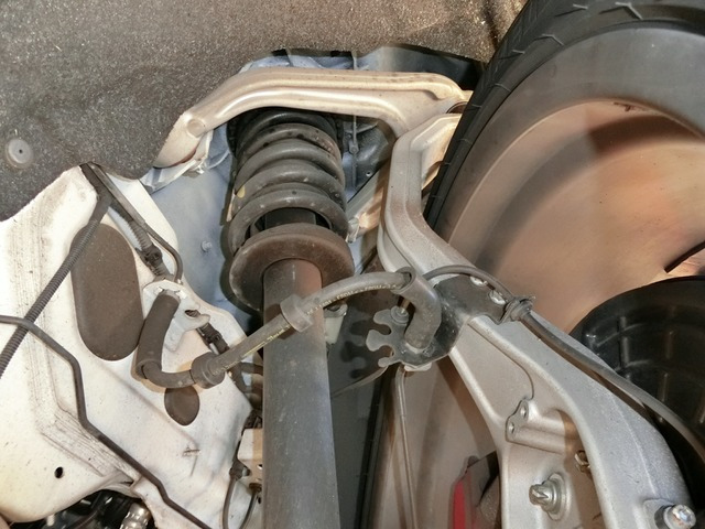 ���X�ł͐����ɁA�O�������H��ɓ_���E�������o���Ă��܂��B�n��ōł��M���ł���d�����ł��鏊�ł��X�Ɍ����Ȃ鑖�s�e�X�g���S�E���S���e�[�}�ɔ[�Ԃ�����܂ŋC�����悭���^�т��܂����X�ɂ��C��������