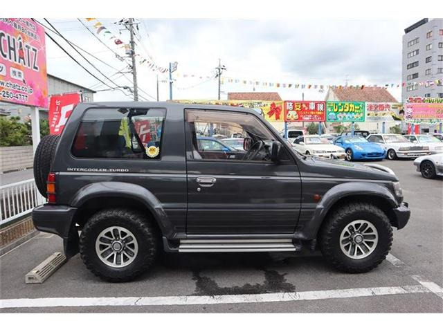 フル装備!5MT!フルタイム4WD!サンルーフ!フロントグリルガード!サイドステップ!スペアタイヤ!15AW!フル装備!外装も内装も充分年式以上に綺麗です!これはお買い得です!マニア必見!お早めに!