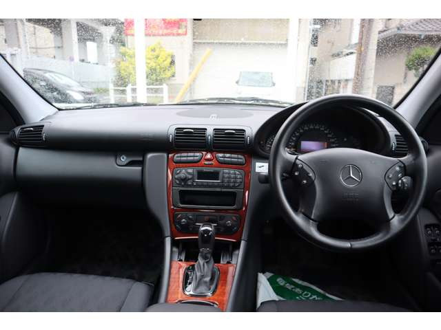 �t������!ABS�E�L�[���X�E�t�H�O�E�p���[�V�[�g�E�I�[�g�G�A�R���ȂǊ����������ł��B