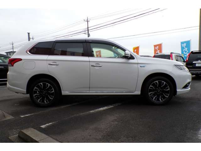 ★アルミ・リフトアップ・エアロパーツ・HID・車高調・LED・マフラー等などカスタムパーツ取付も格安で実施中です★ご希望、ご要望をスタッフまでご相談下さい★ローンでお考えの方は先にお伝え下さい★