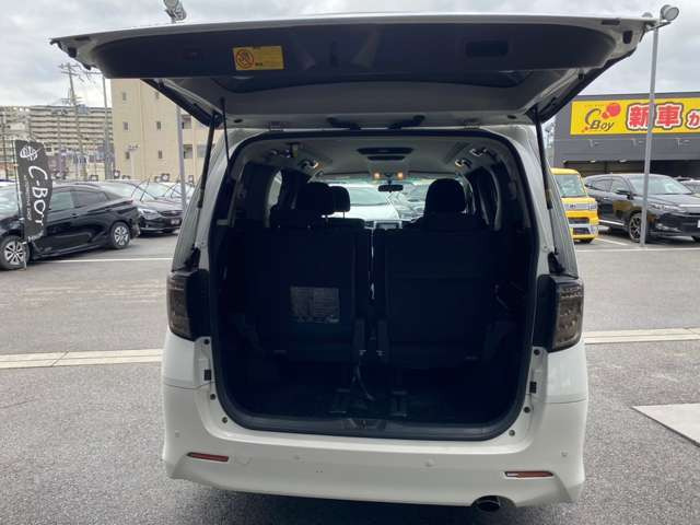 彦根インターからお車で3分とアクセス便利!近くには有名観光地の彦根城もありますので、観光と合わせてのご来店も良いですね♪活気溢れる自慢のスタッフがお客様のご来店をお待ちしております!