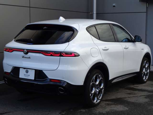 トナーレプラグインハイブリッド Q4 ヴェローチェ 4WD