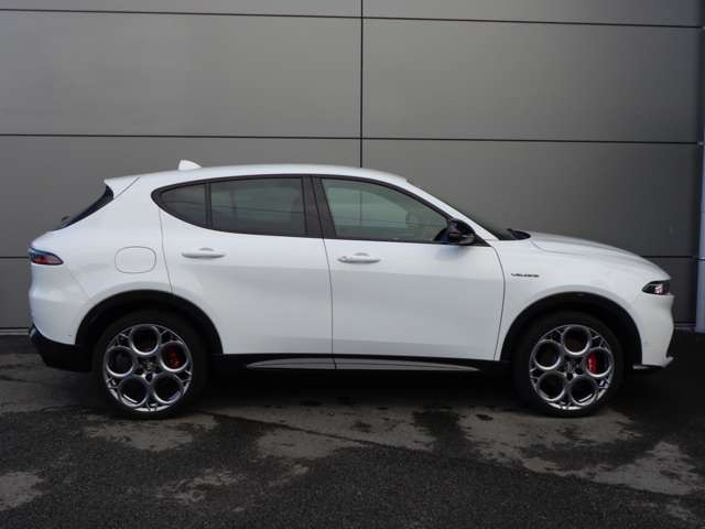 トナーレプラグインハイブリッド Q4 ヴェローチェ 4WD