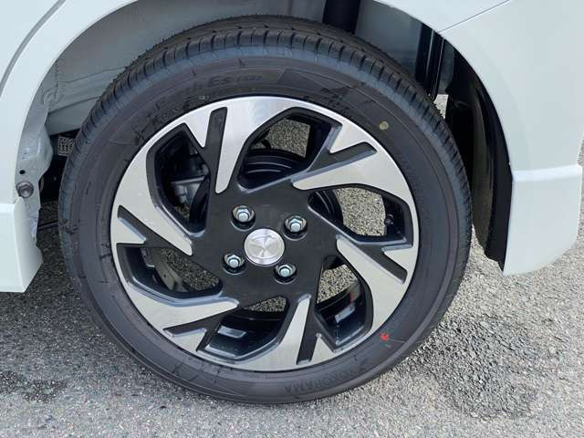 ☆高機能の鈑金工場を完備しています☆大事な愛車が傷ついたときでも安心です☆当社自慢の技術屋にお任せください☆