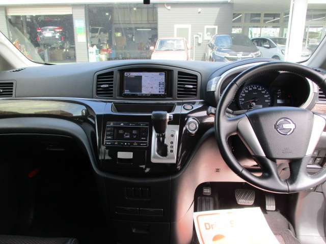 エルグランド2.5 250ハイウェイスター 4WD