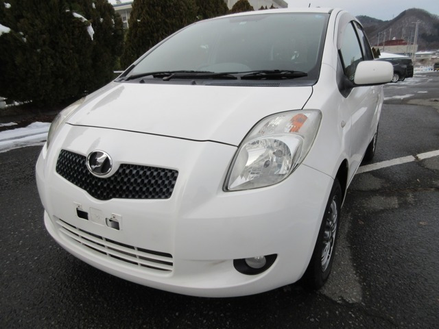 ヴィッツ1.3 F 4WD