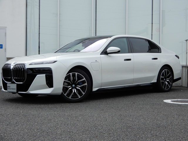 i7xドライブ60 Mスポーツ 4WD