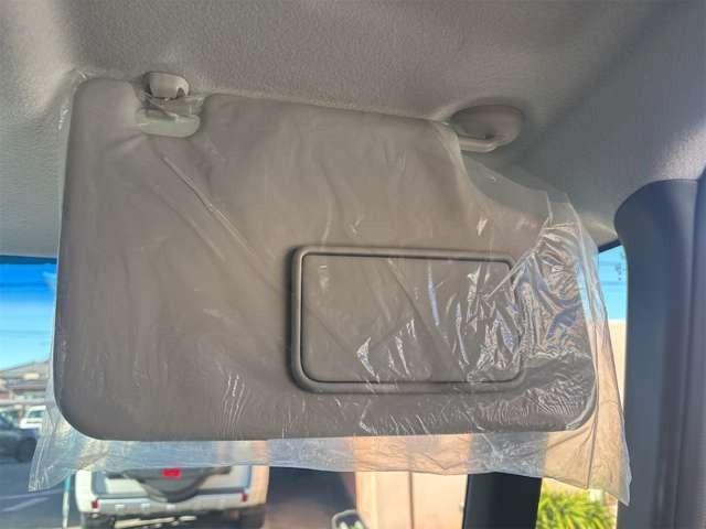 鏡付きサンバイザー