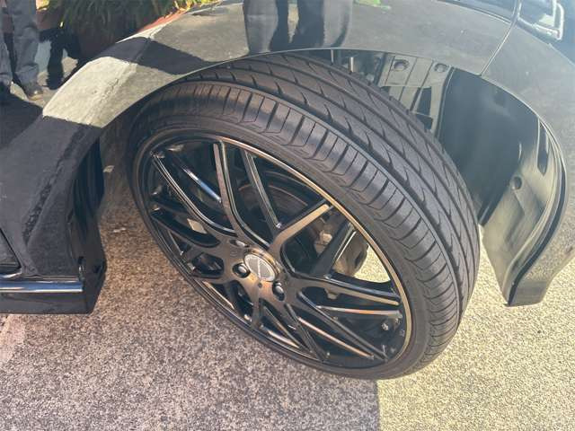 社外17インチアルミホイール タイヤの山あります