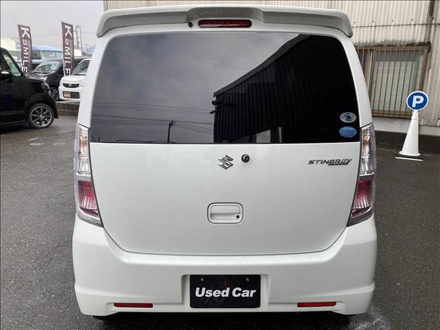 【国土交通省指定整備工場完備】 国家資格保有の自動車整備士による点検整備をして皆様へご納車しております!納車後のアフターサービスもご安心してお任せください!