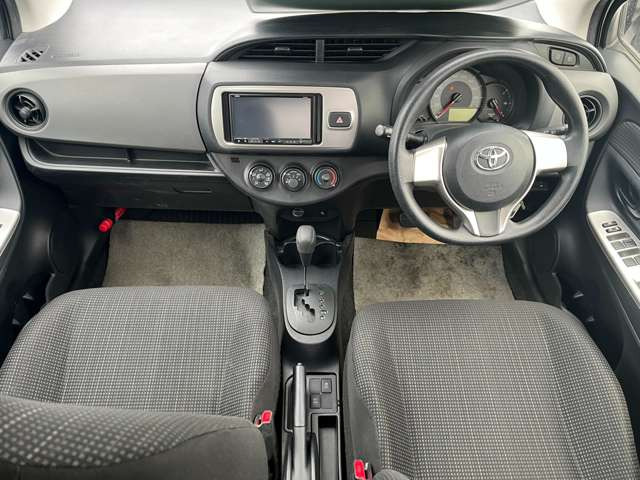 ヴィッツ1.3 F 4WD