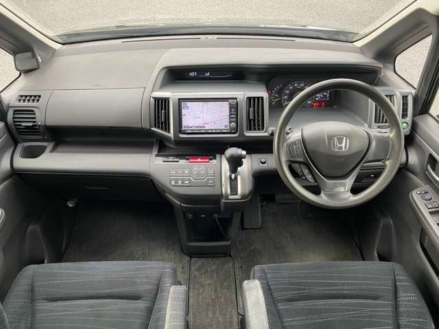 スリークロス滋賀店は総在庫200台以上展示!お客様のお気に入りの1台がきっと見つかります!軽自動車、普通車、キャンピングカーに福祉車両まで店頭に無い在庫もお探しできます♪お気軽にご来店ください!