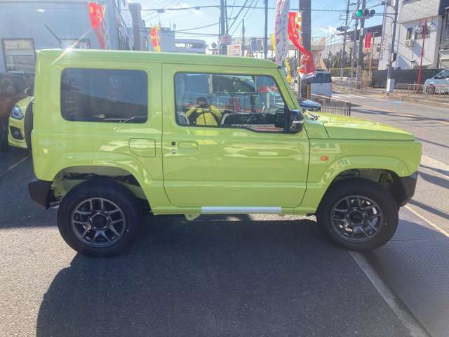 即納可納車1年半間まてない方に即納ジムニー入庫!御早めに他ベージュもあり好きなオプション可新車コンプリートOKカスタムベースお好きなアルミ/ナビ/リフトUP色々なプラン対応可能