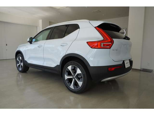 XC40ウルトラ B4 AWD 4WD