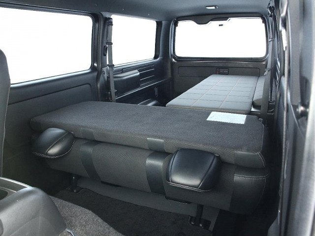 ハイエースバン