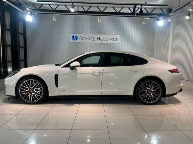 パナメーラGTS PDK 4WD