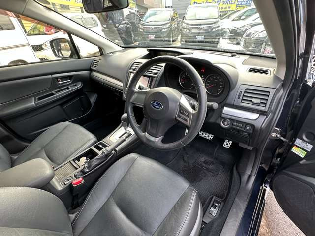 専門の業者による内装丸洗い、シートのタバコなどによるコゲ穴のリペア等(有料)も承っております。