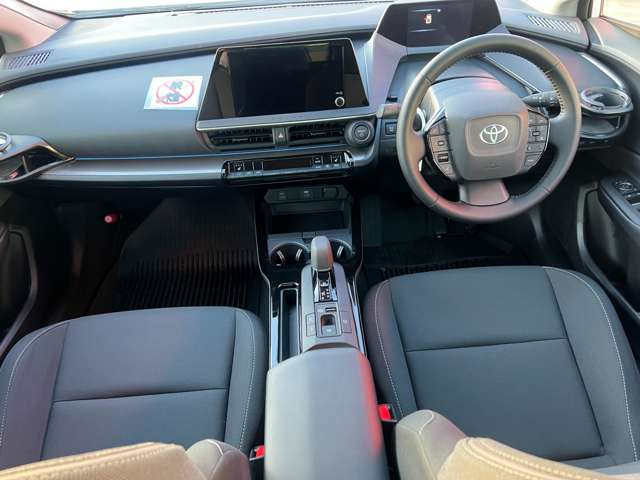 プリウス2.0 G E-Four 4WD