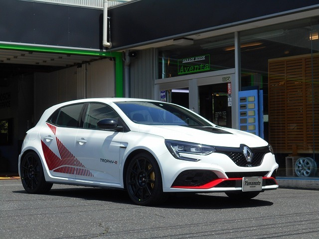 メガーヌスポール トロフィー R