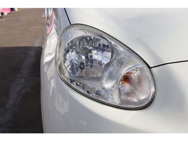 視線はギラっ☆とカッコよく( *´艸`)全車ヘッドライトは磨いております!!