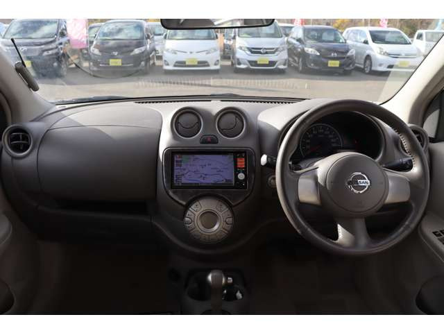 カッコイイだけではなく、機能性も高い内装です★