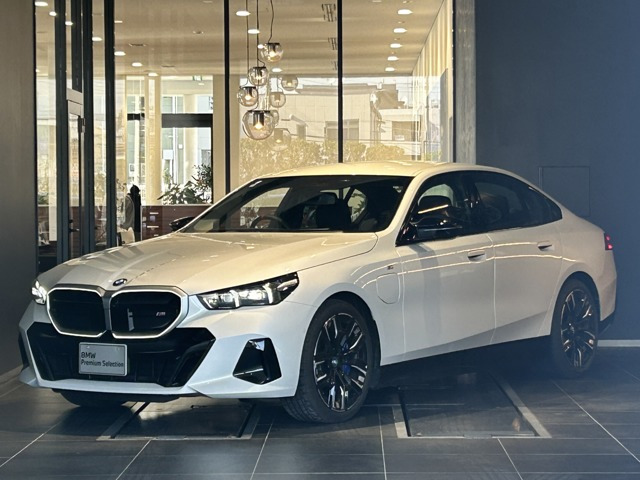 i5M60 xドライブ 4WD