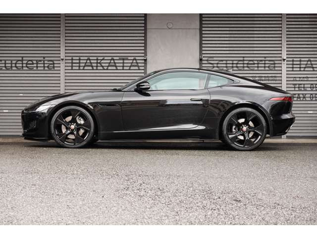 ジャガー Fタイプクーペ Rダイナミック 2.0L P300 ブラック