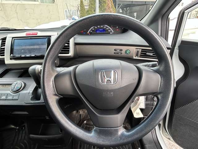 �ׂ��������̎ʐ^�Ȃǂ𑗕t���鎖���\�ł��̂ł��₢���킹������!