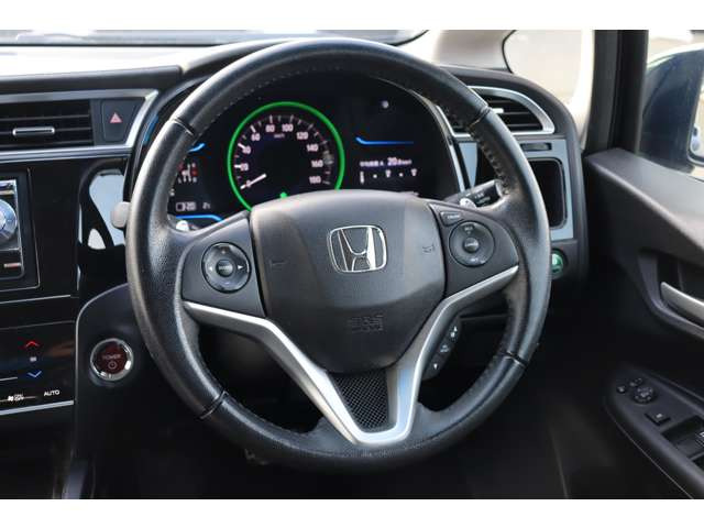 ���̊J�������^�b�`�Ŋy�X�ł���E�B���h�E���b�N���t���Ă���̂ŁA���q�l�̂��邲�ƒ�ł��A���N���̂��邲�ƒ�ł����S�ł��ˁ��