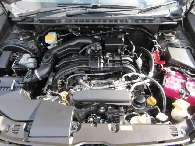 エンジンルームも綺麗に仕上がっております。 営業時間は10時〜18時まで、毎週水曜日が定休日となっております。お問い合わせをスタッフ一同、お待ちしております♪